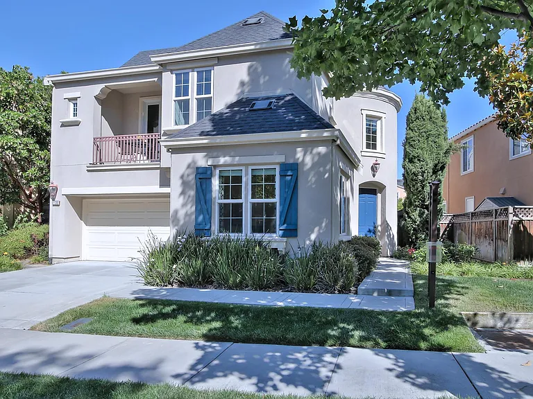 1130 E River Pkwy — Photo 1