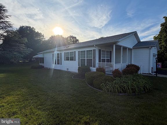 3rd image of 21 Whitby Ln #195