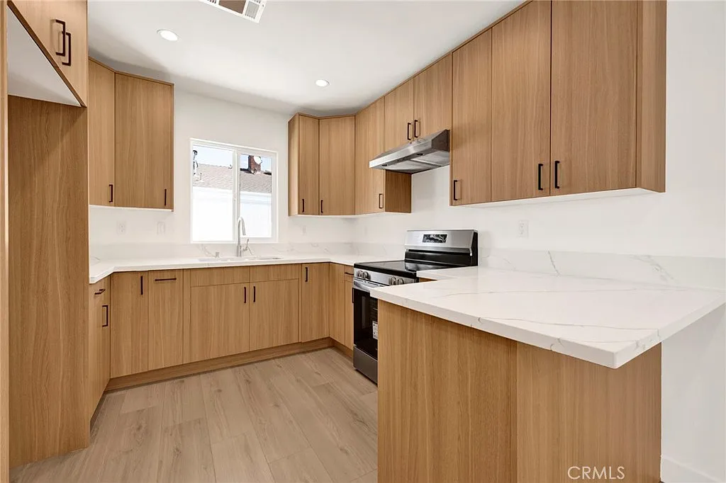 1 bed, 420 sqft, $1,970 — Photo 4