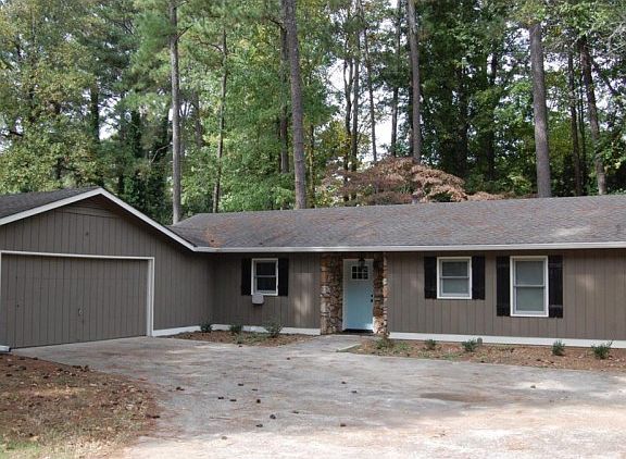 2nd image of 2461 Hidden Hills Dr