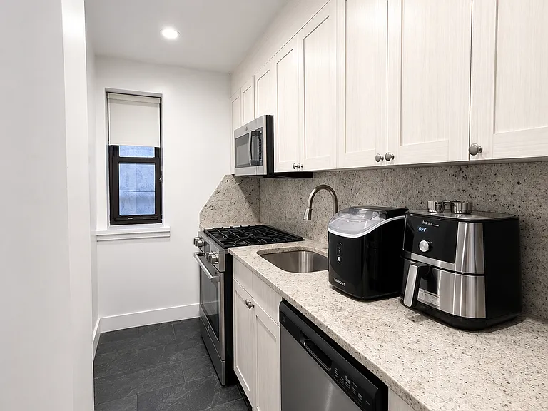 10 W 65th St #1L — Photo 7
