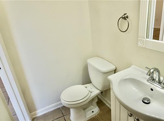 5th image of 3560 W Loyola Dr