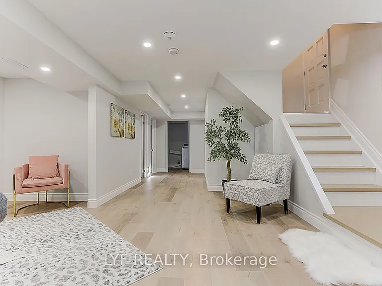 54 Camwood Cres #6 — Photo 5