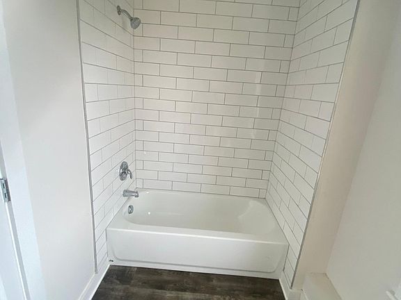 3rd image of 545 Main St #4