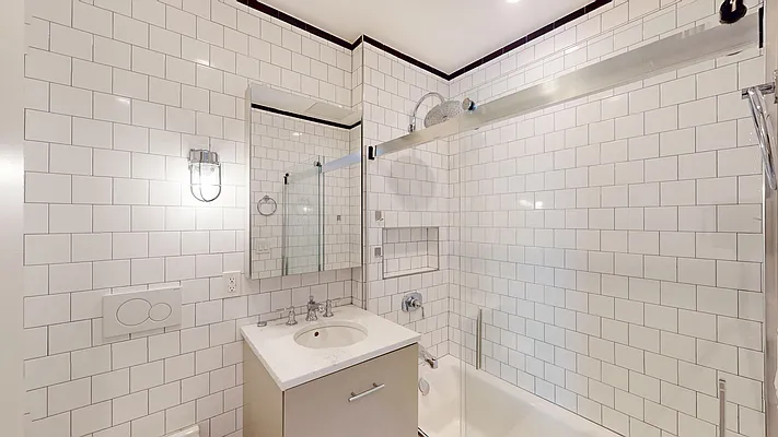 Rented by Bond New York | media 7