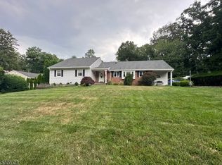 75 Alpine Dr, Wayne, NJ 07470