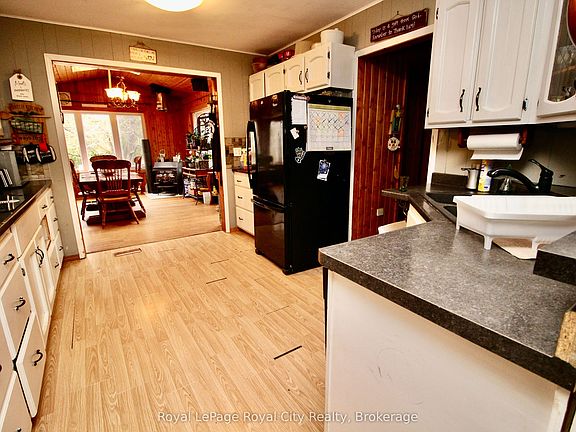 3rd image of 192 McArthur Rd