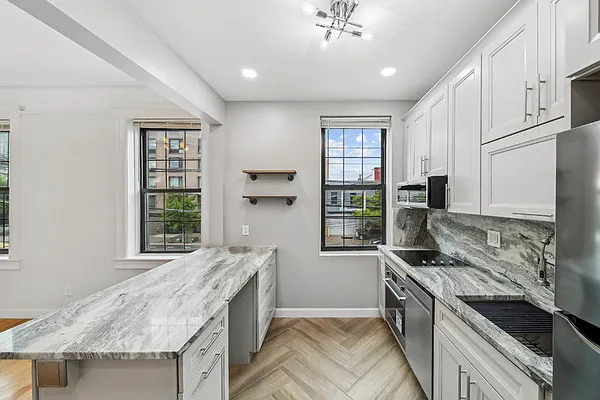 Rented by Modern Spaces | media 10