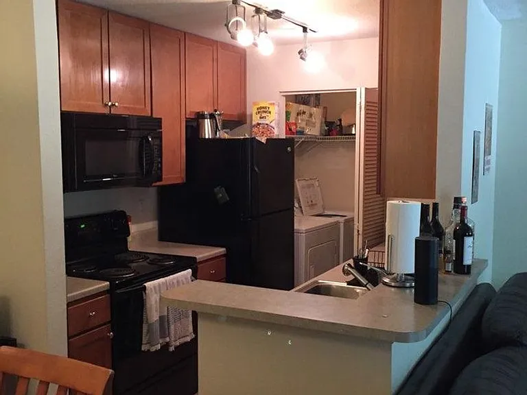 277 Alexandra Dr #7 — Photo 3