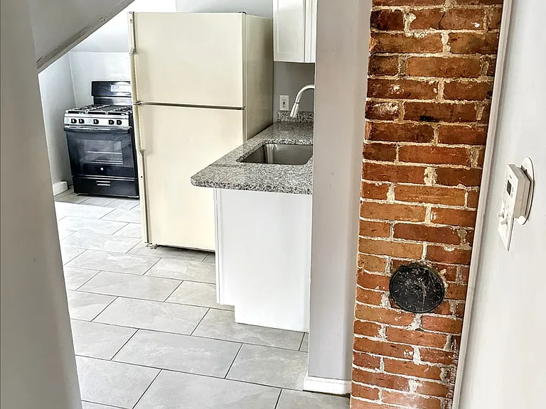 115 Highland Ave #3 — Photo 6