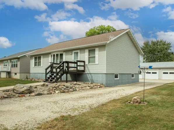 526 W Weare St, Clarksville, IA 50619