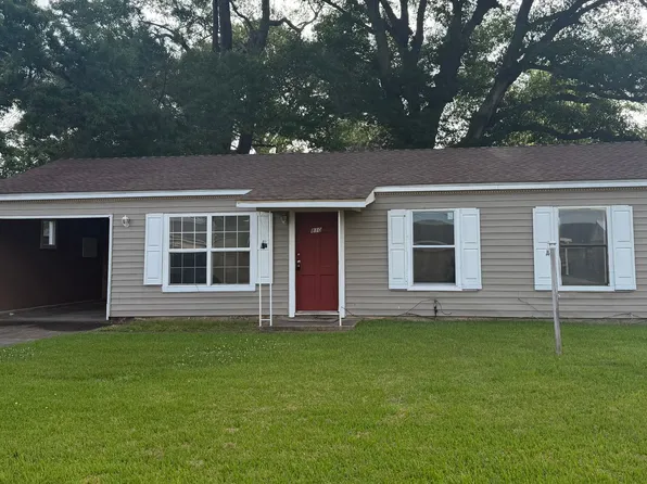 810 Fairmont Ln, Lafayette, LA 70501