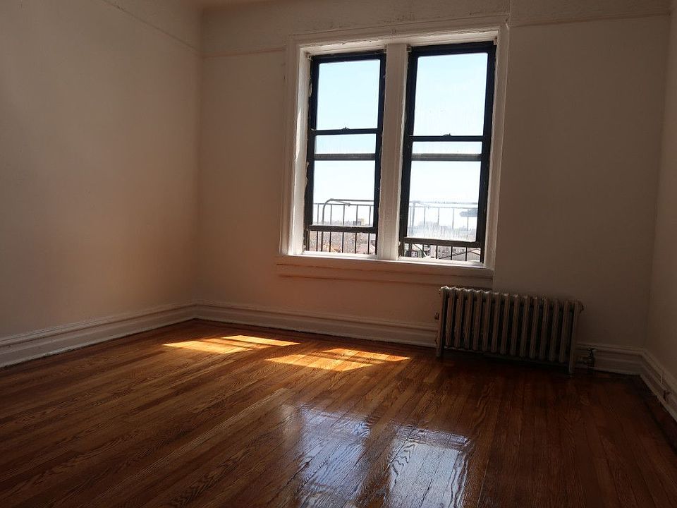 2nd image of 236 Montgomery St APT 4A