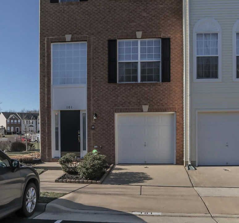 1st image of 101 Barrett Ct
