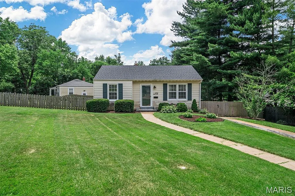 1279 Avery Ct photo 1