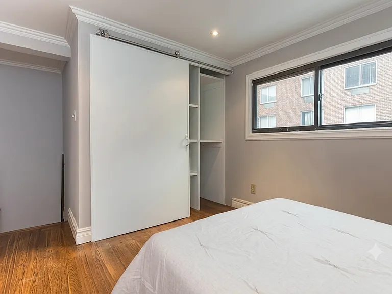 219 E 23rd St #20 — Photo 4