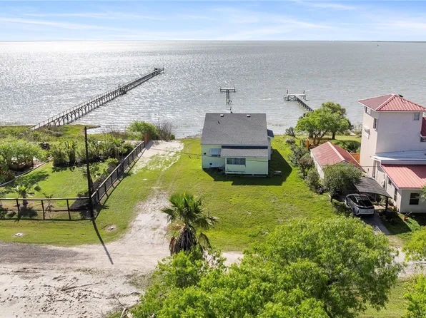 720 Copano Bay Dr, Bayside, TX 78340