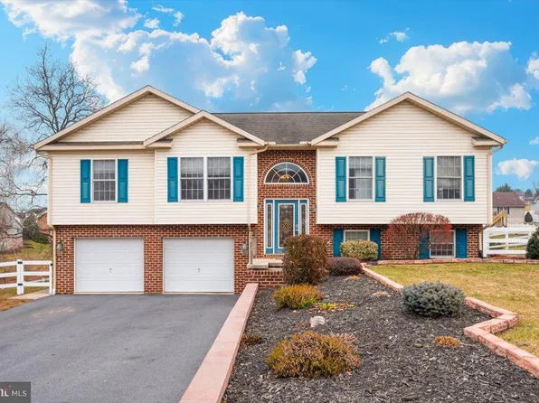 110 Topaz Dr, Chambersburg, PA 17202