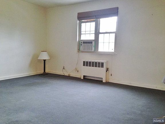 4th image of 1241 Anderson Ave APT 21
