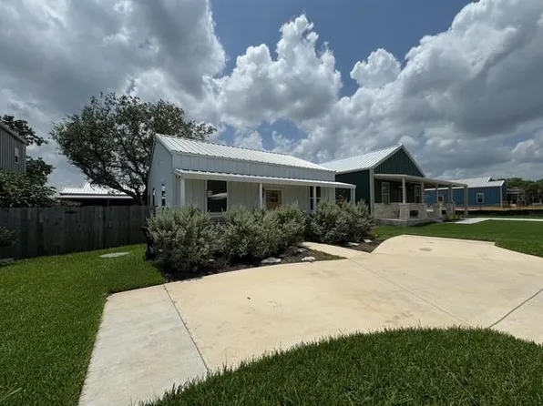 225 Western Ave, Bertram, TX 78605