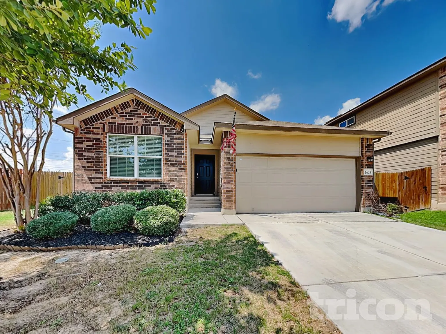 1635 Tree Run San Antonio TX — Photo 2