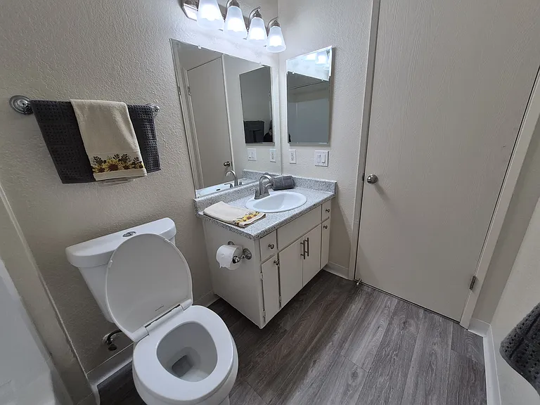 Foxworth Apartments — Photo 47