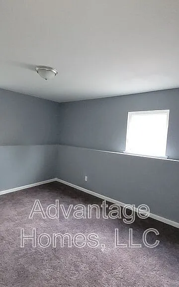 700 N 70th St — Photo 12