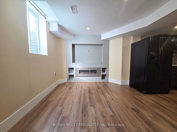 4th image of 18 Gold Hill Rd #Basement