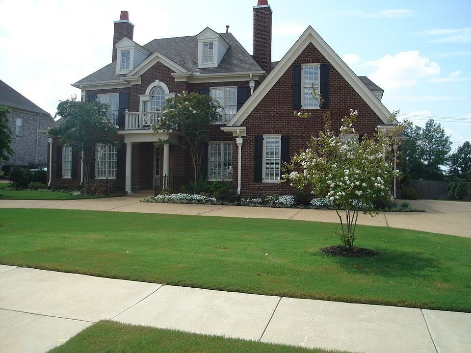 1271 Bridgepointe Dr, Collierville, TN 38017