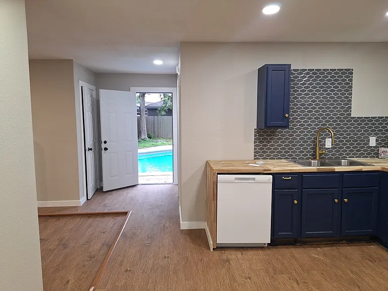 330 Ballantrae Ln — Photo 35