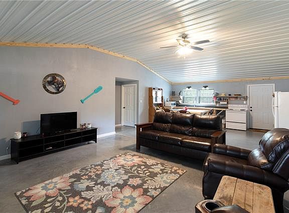 4th image of 503 Nina Ln