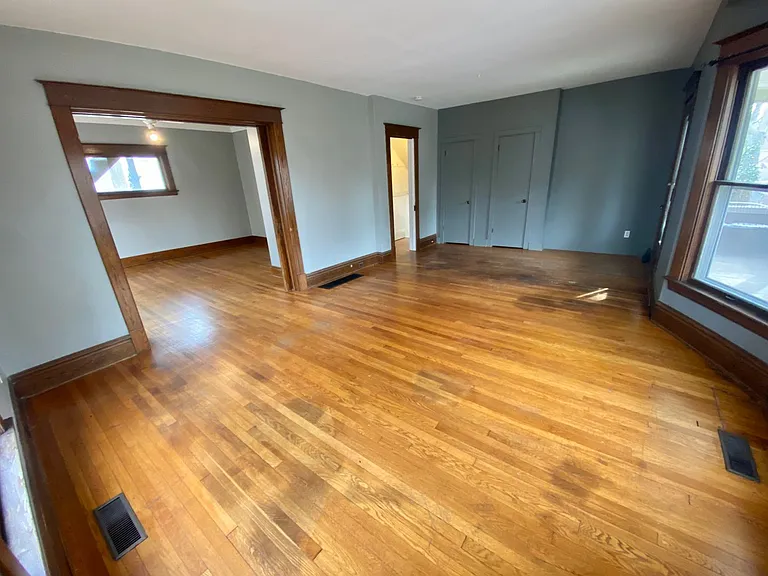 621 Stanley Terr NE — Photo 2