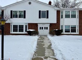 2924 Pease Dr APT 114, Rocky River, OH 44116