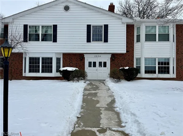 2924 Pease Dr APT 114, Rocky River, OH 44116