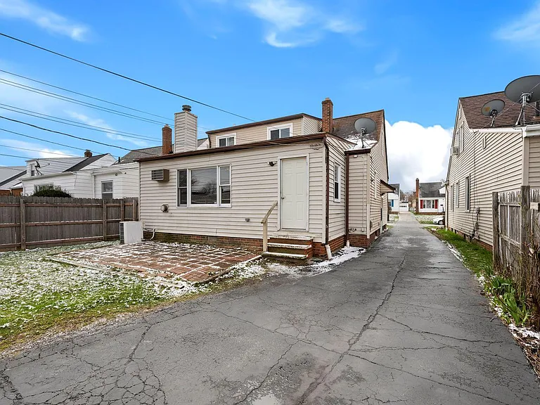 4153 Stilmore Rd — Photo 6