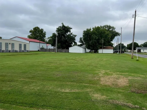 201 Southern St, Gillespie, IL 62033