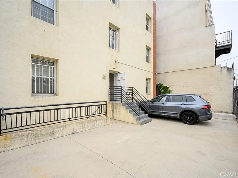 131 S Jackson St #301 — Photo 16