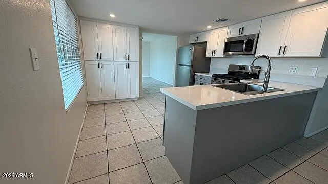 3 bed, 2.0 bath, 1272 sqft, $2,450 — Photo 4