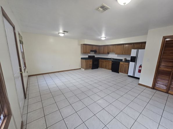 619 Meadow St FLOOR 1