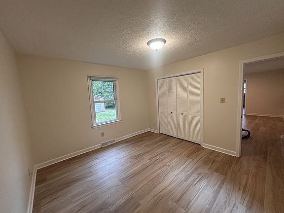3rd image of 5256 Irish Rd
