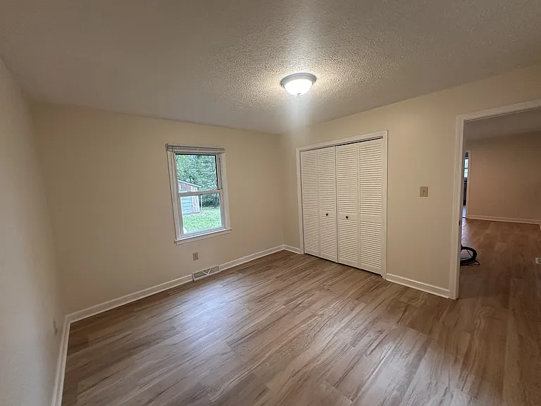 5256 Irish Rd — Photo 3