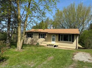 10343 Coolidge Rd, Goodrich, MI 48438
