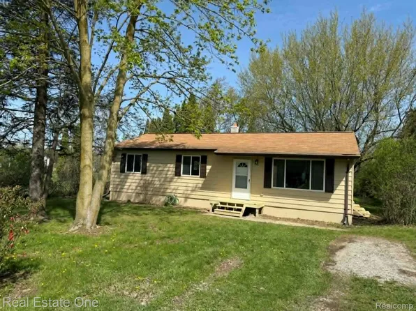 10343 Coolidge Rd, Goodrich, MI 48438