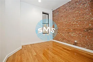 Rented by Space Marketing Shop