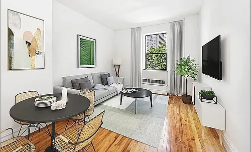 154 W 70th St Photo 1