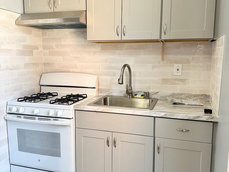 1st image of 376 Lafayette Ave APT 2