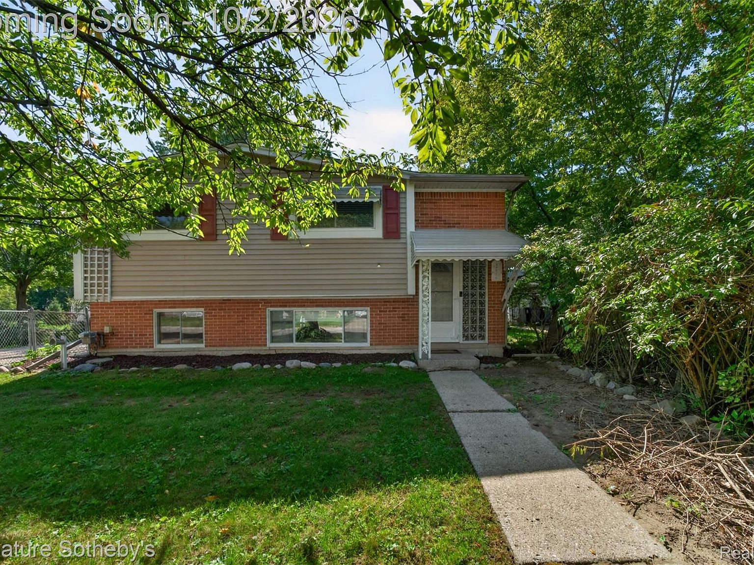 29215 Bretton St, Livonia, MI 48152