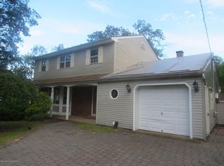 1054 Fairview Dr, Toms River, NJ
