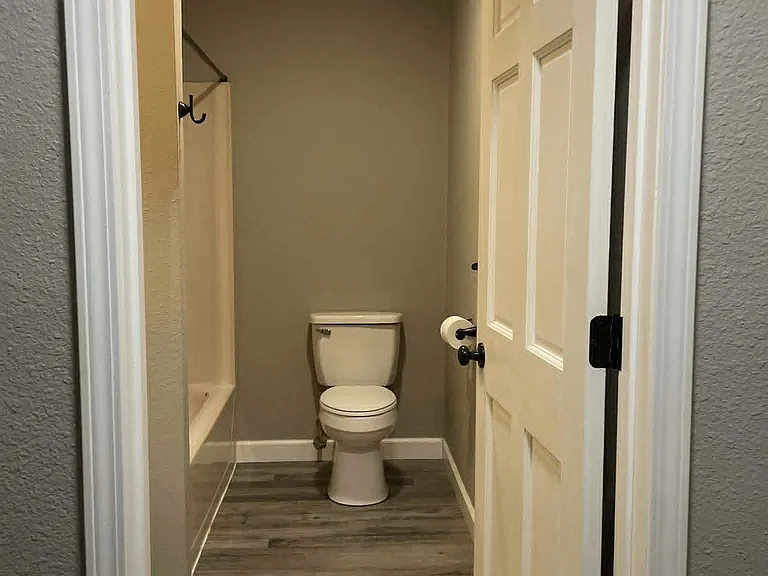 608 Compton Ave #4 — Photo 6