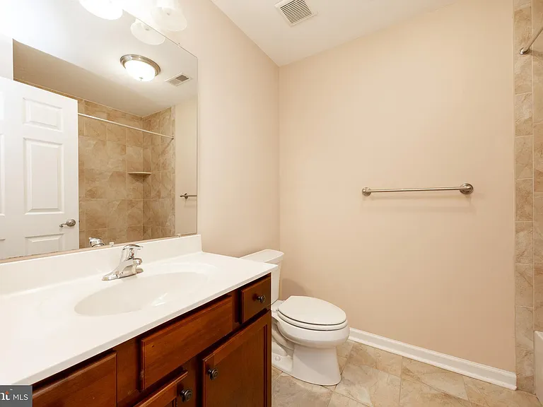 141 Stewarts Ct #307 — Photo 24